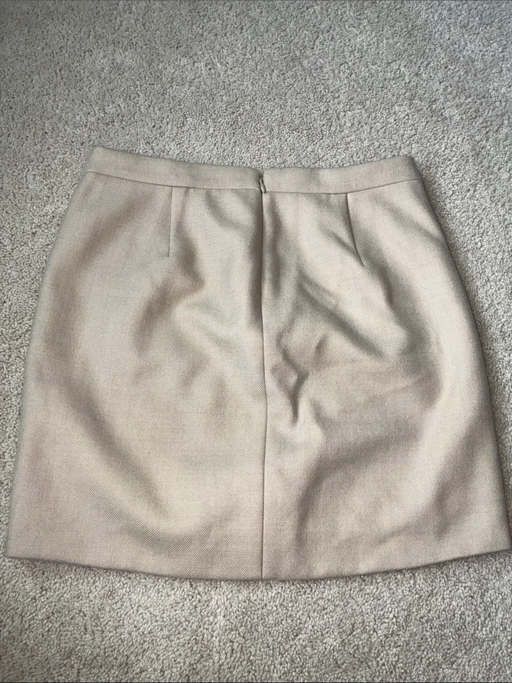 100% Wool J. Crew size 2 beige Women's Cream Mini Skirt with pockets